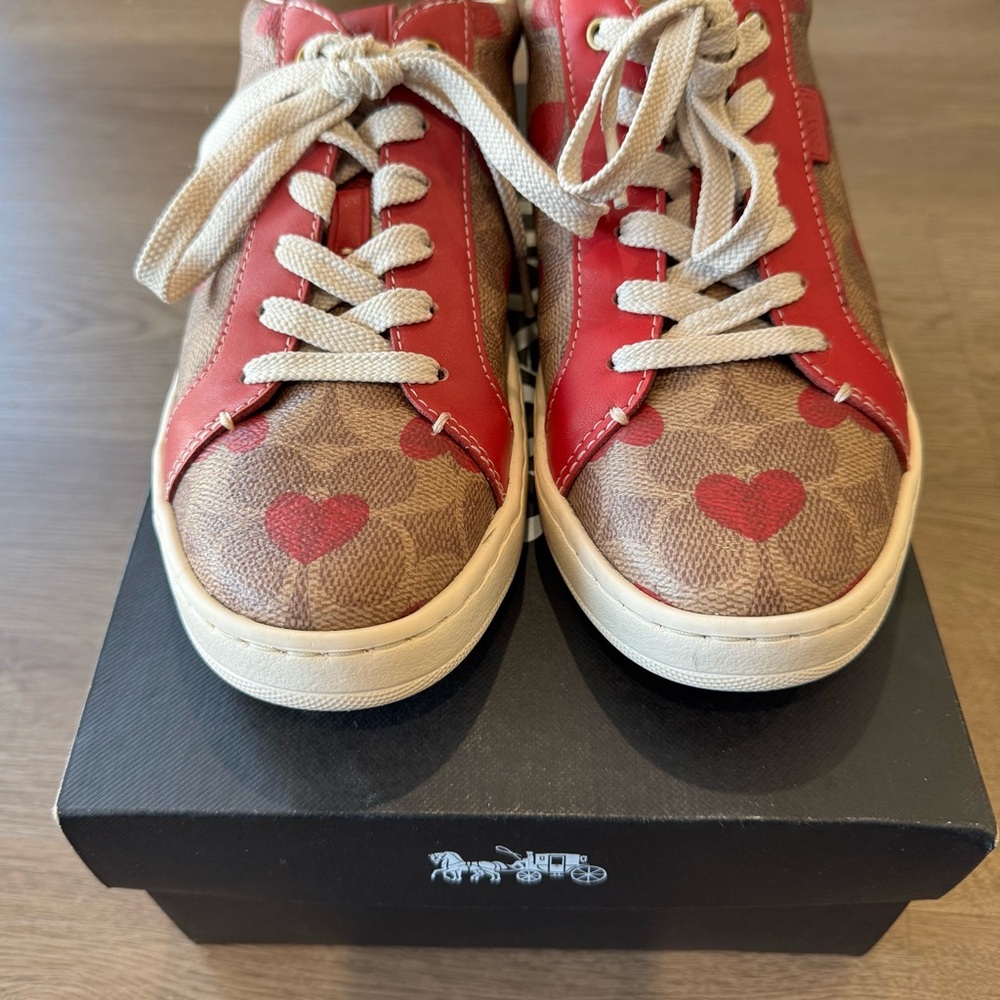 ‼️SOLD‼️Coach Lowline Low Top Sneakers In Signature Canvas With Res Heart Print - Picture 7 of 15